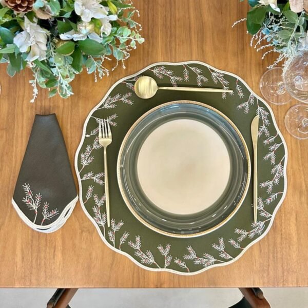 cedro-cerejas-verdes